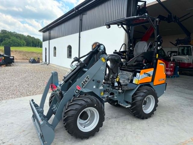 Giant G2300HD