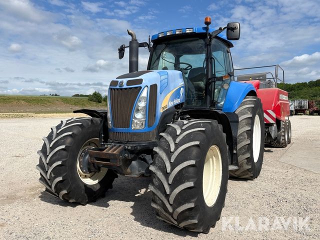 New Holland T8040