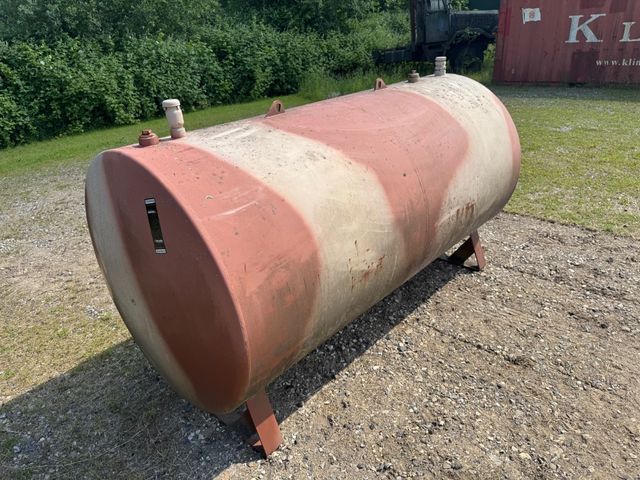 Tank 2500L