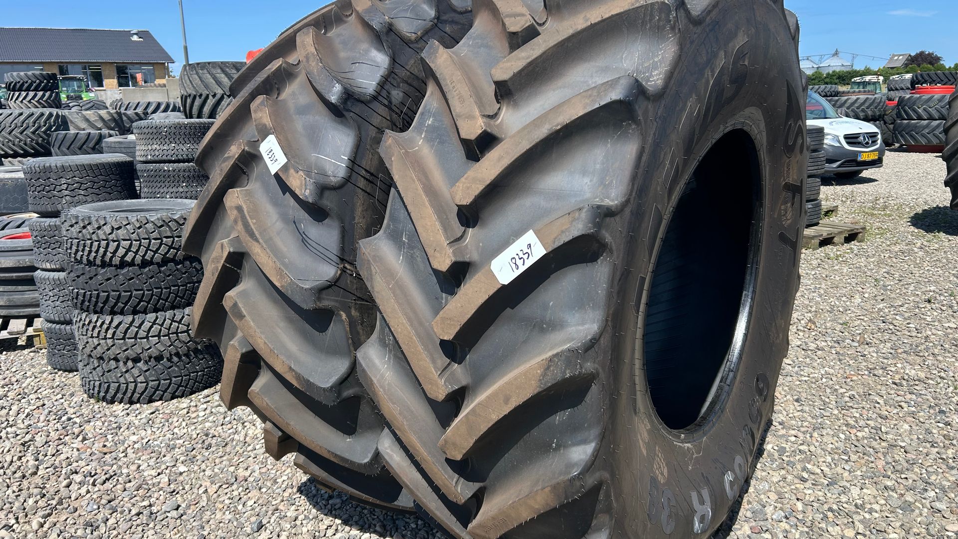 Mitas 650/85R38 + 600/70R30 Afm.