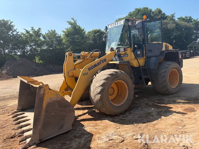 Komatsu WA320