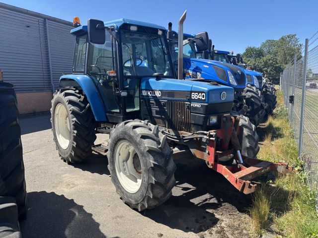 New Holland 6640 SLE 4 WD