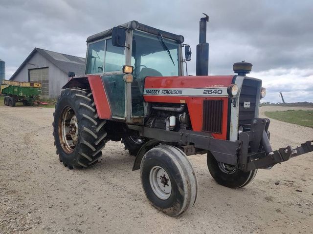 Massey Ferguson 2640 med frontlift