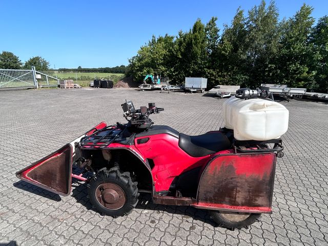 Honda atv med sprøjte