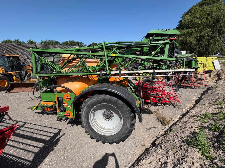 Amazone UX 3200 MED 24 METER BOM! - Sprøjter - Trailersprøjter - 1