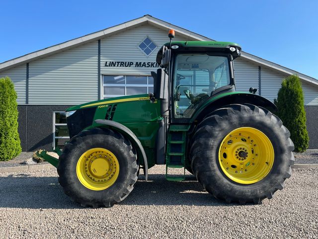 John Deere 7260R