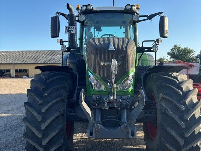 Fendt 828 Vario S4 Profi Plus