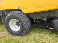 New Holland BB9090 med parkland ballevogn - Pressere - Bigballe - 12
