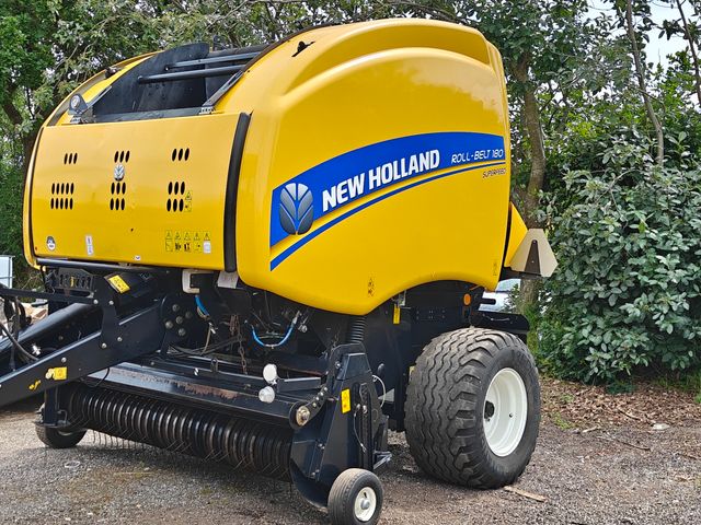New Holland RB 180  super feed