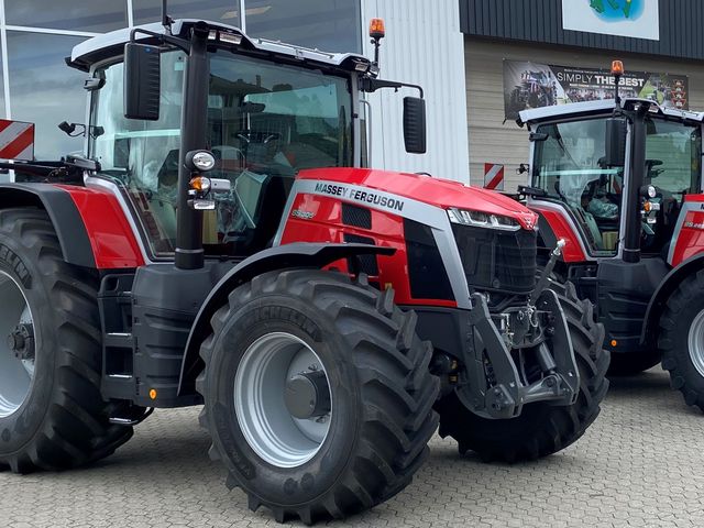Massey Ferguson 8S-305 Dyna VT Exclusive