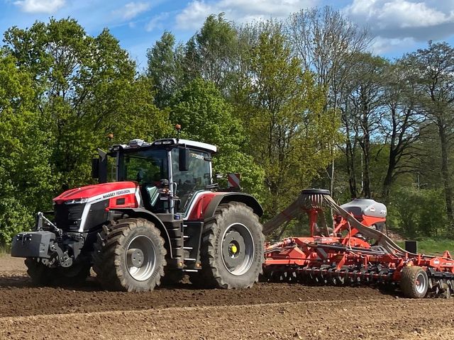 Massey Ferguson 9S.425 Dyna VT Exclusive