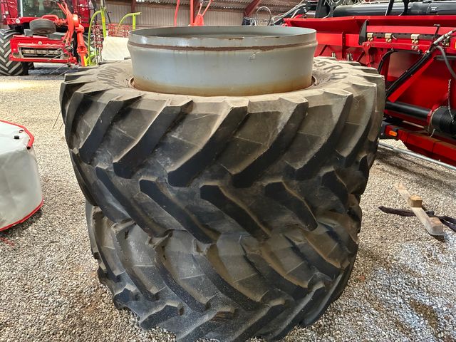 Pirelli 650/65-42