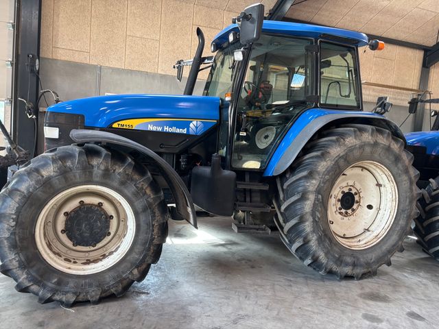New Holland TM155