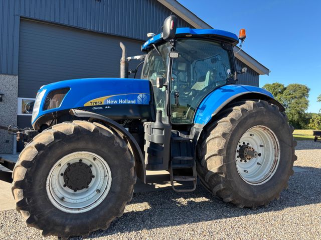 New Holland T7050 PC  Affjedret foraksel   19.gear