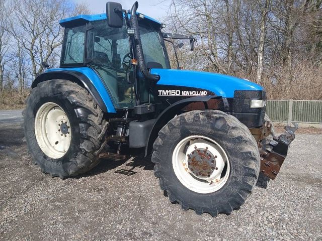 New Holland TM 150 med frontlift