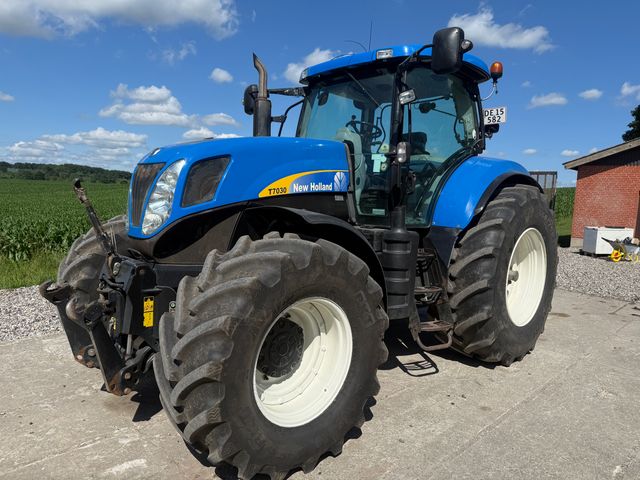 New Holland T7030