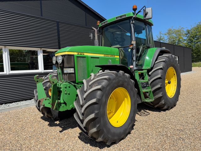 John Deere 7810 