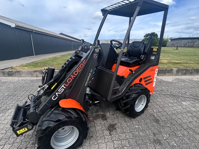 CAST LOADERS 825D