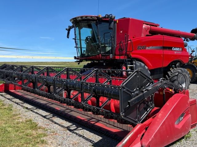 Case IH Axial Flow 8240