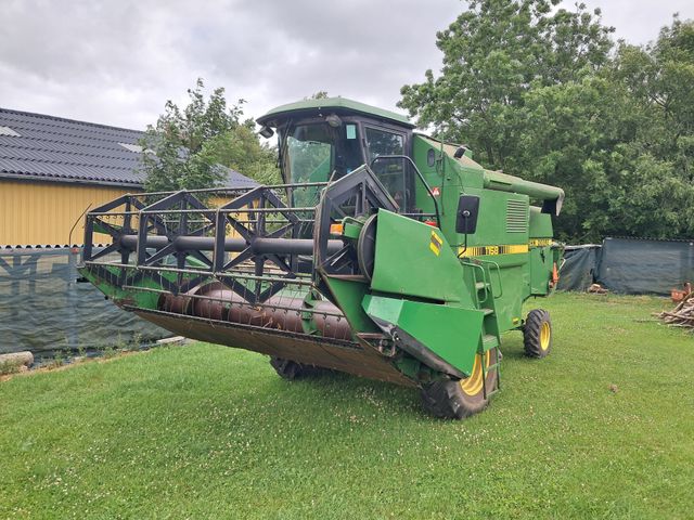 John Deere 1158