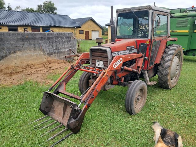 Massey Ferguson 590 