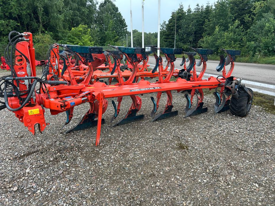 Kuhn Vari-Master 153 T underplove og hydr. HD  Landhjul - Plove - Vendeplove - 1