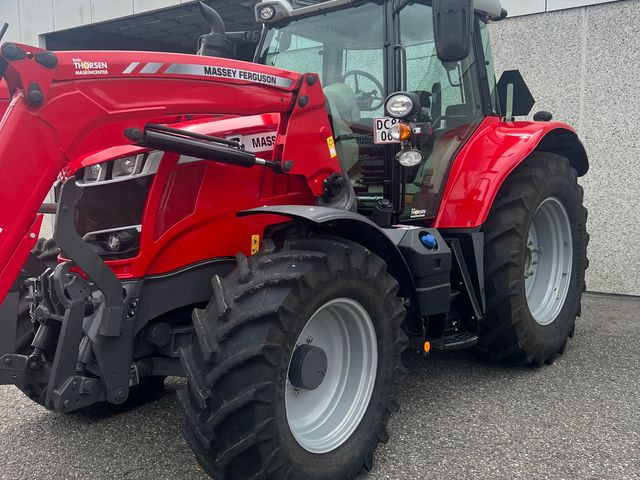 Massey Ferguson 6715S Dyna 6