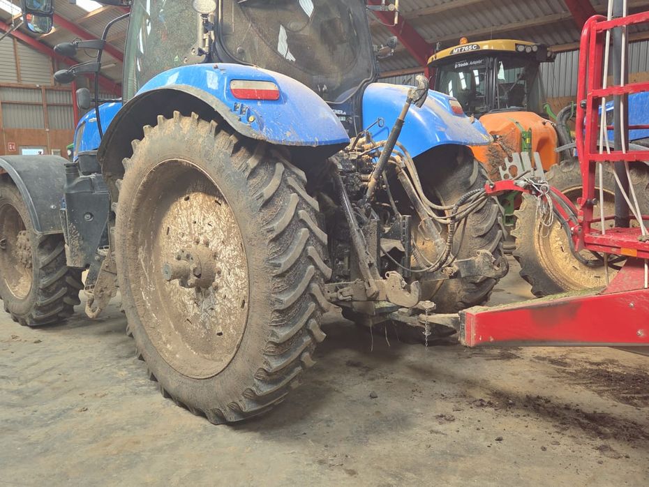 New Holland T7.270 AutoCommand - Traktorer - Traktorer 4 wd - 2