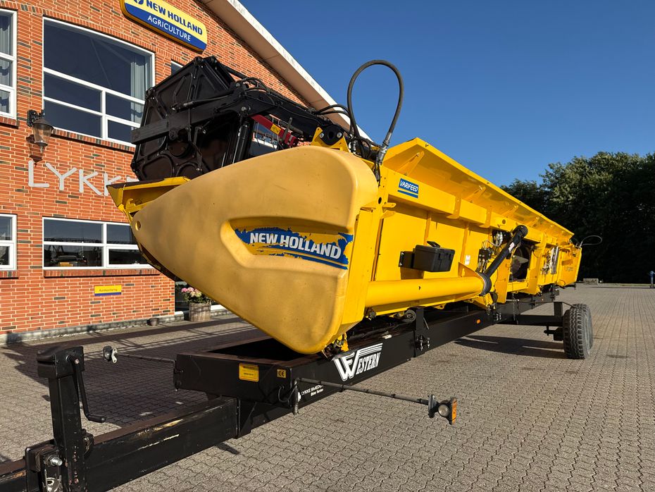 New Holland CR9080 SLH Elevation + 35” VarioFeed HD - Høstmaskiner - Mejetærskere - 20