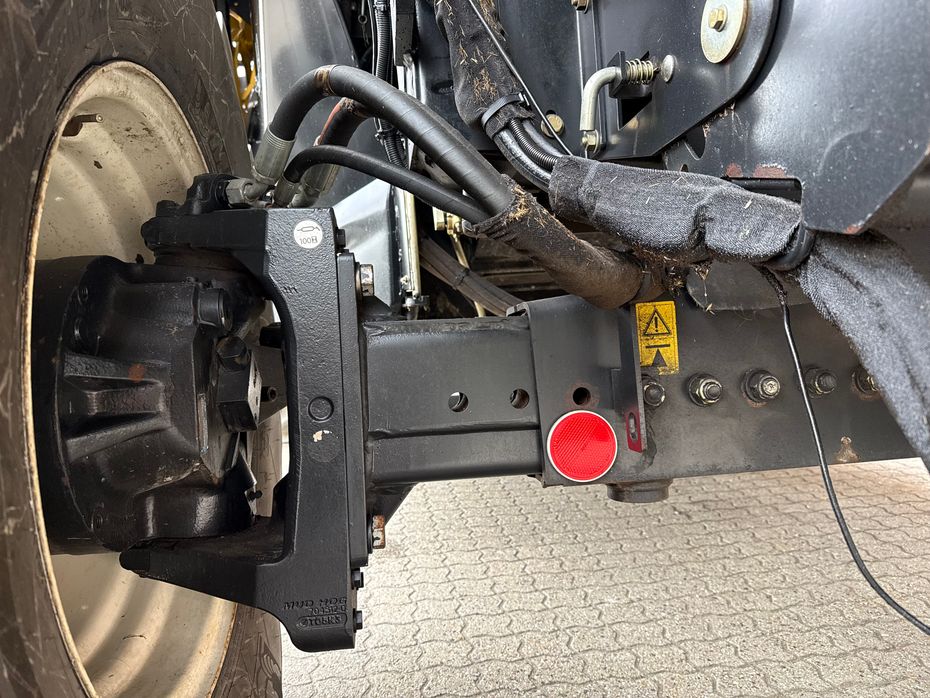 New Holland CR9080 SLH Elevation + 35” VarioFeed HD - Høstmaskiner - Mejetærskere - 11
