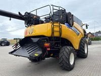 New Holland CR9080 SLH Elevation + 35” VarioFeed HD - Høstmaskiner - Mejetærskere - 5