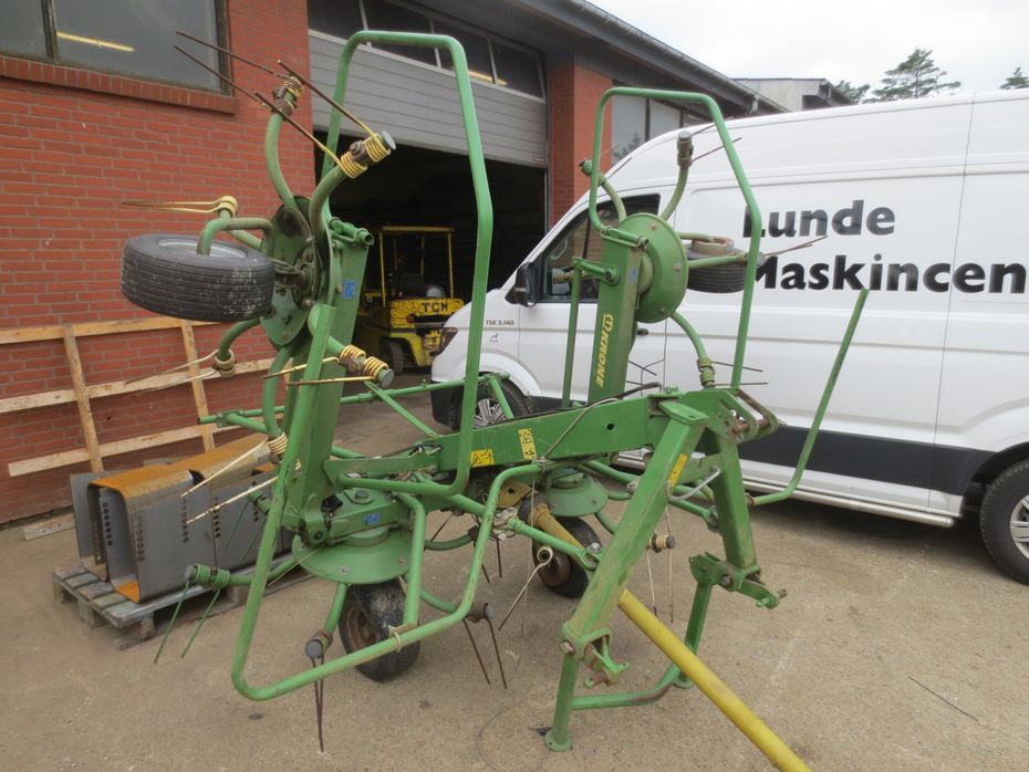 KRONE KW 4.62/4 - Hø- og halmhåndtering - River og vendere - 2