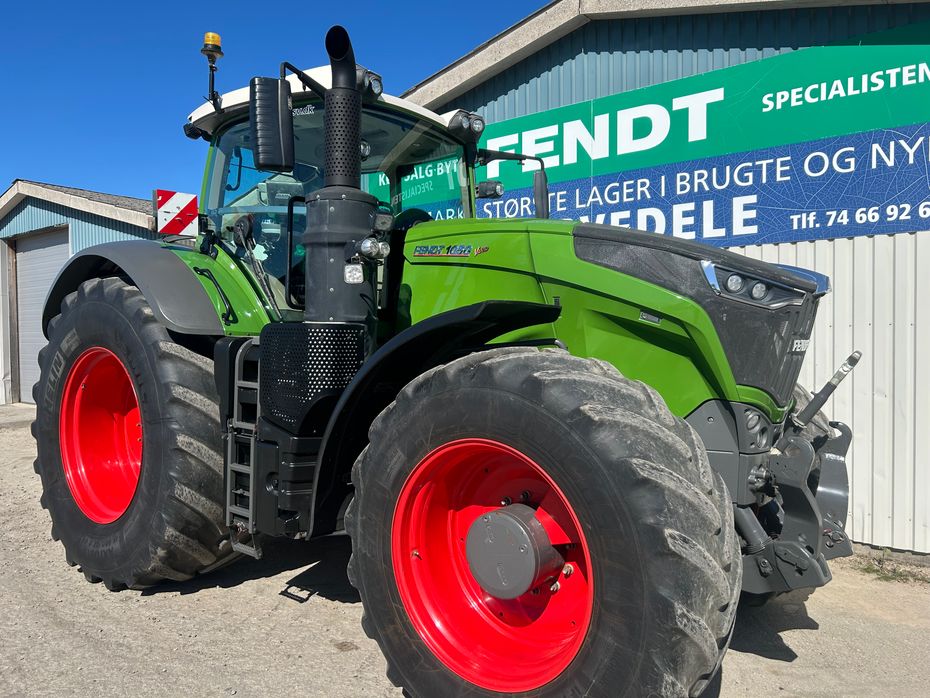 Fendt 1050 Vario S4 PROFI PLUS VarioGrip - Traktorer - Traktorer 4 wd - 4