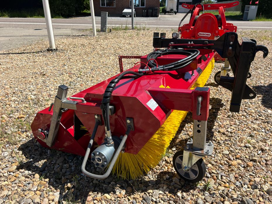 SVD 230 - Traktor tilbehør - Koste - 6