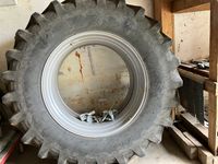 Valtra T213 Versu - SÆLGES FOR KUNDE; --- SÆLGES SOM ENGROS FOR KUNDE --- - Traktorer - Traktorer 4 wd - 5