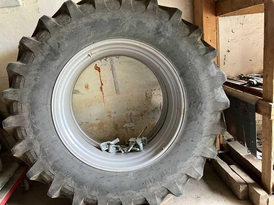 Valtra T213 Versu - SÆLGES FOR KUNDE; --- SÆLGES SOM ENGROS FOR KUNDE --- - Traktorer - Traktorer 4 wd - 5