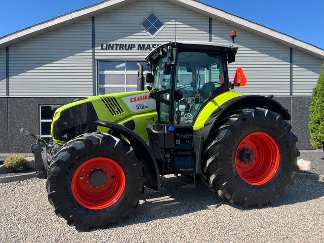 CLAAS AXION 850