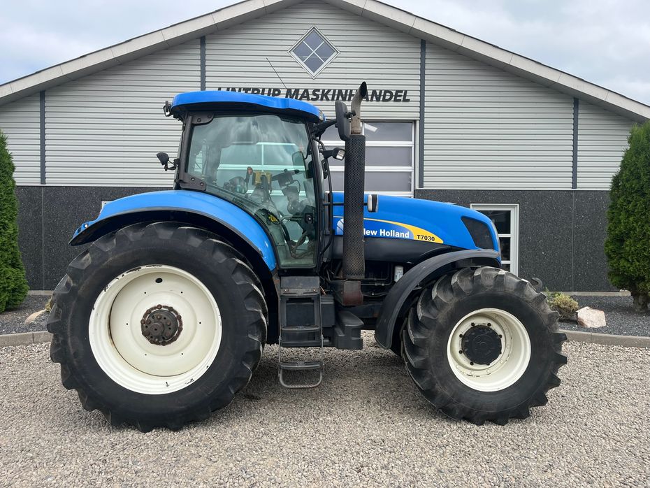 New Holland T7030 SS med frontlift - Traktorer - Traktorer 4 wd - 2