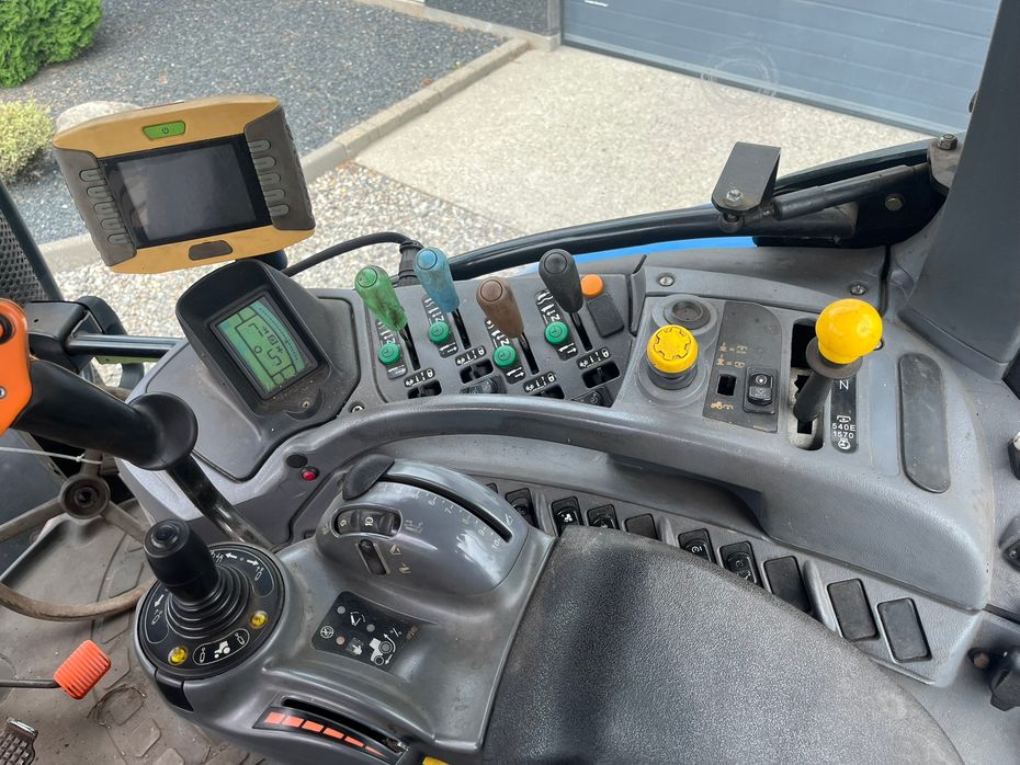 New Holland T7030 SS med frontlift - Traktorer - Traktorer 4 wd - 7