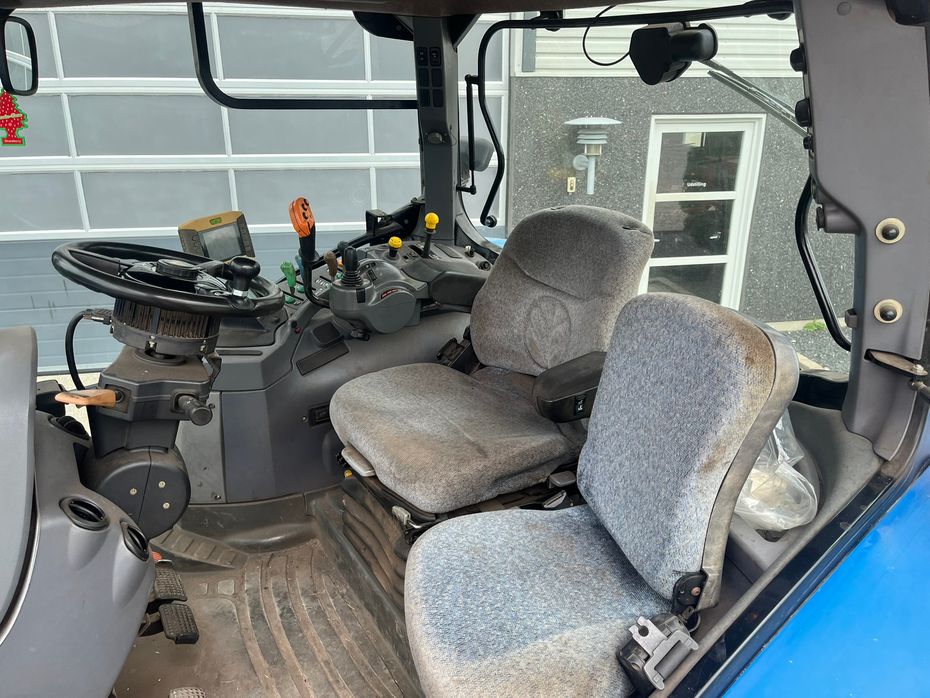 New Holland T7030 SS med frontlift - Traktorer - Traktorer 4 wd - 5