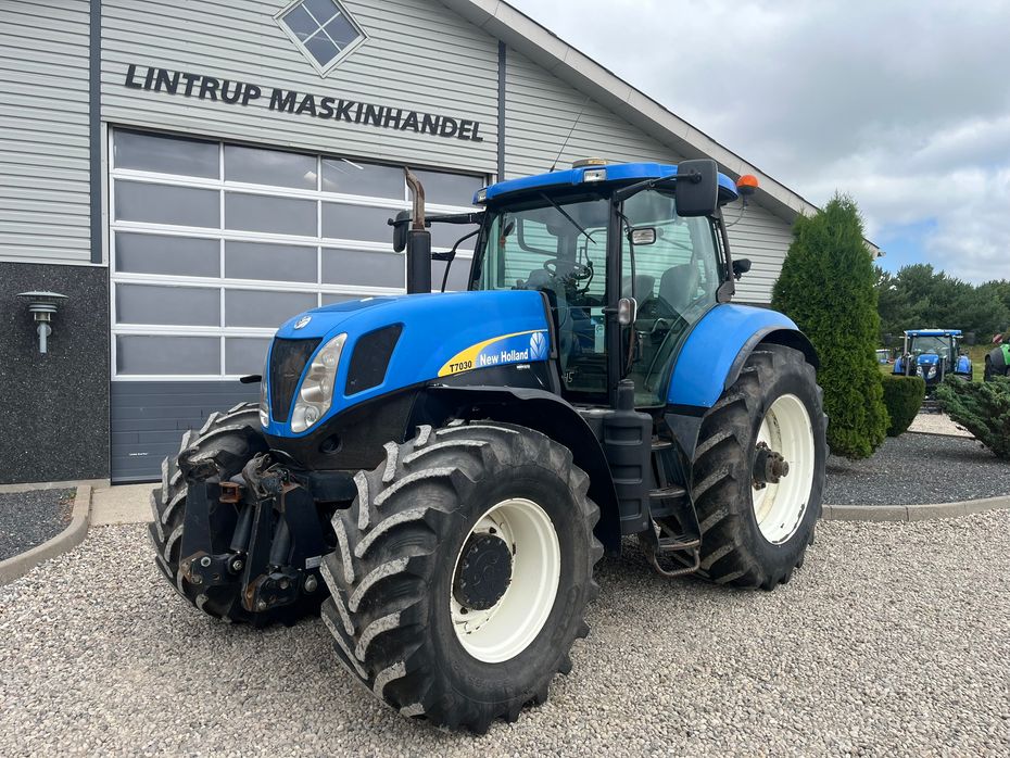 New Holland T7030 SS med frontlift - Traktorer - Traktorer 4 wd - 9
