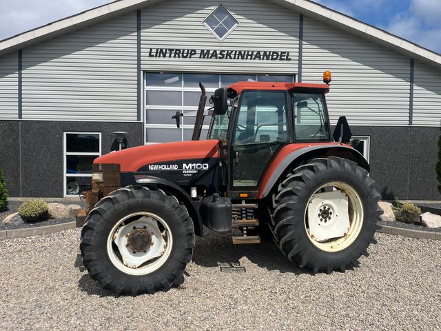 New Holland M100