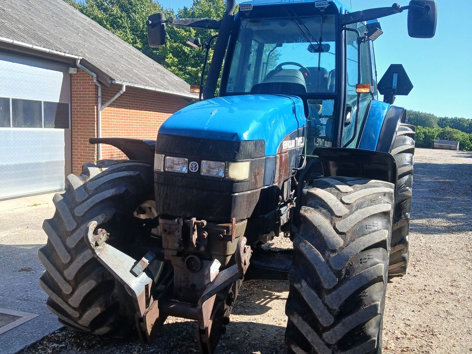 New Holland TM 150 med frontlift og Range Command gearkasse - Traktorer - Traktorer 4 wd - 4