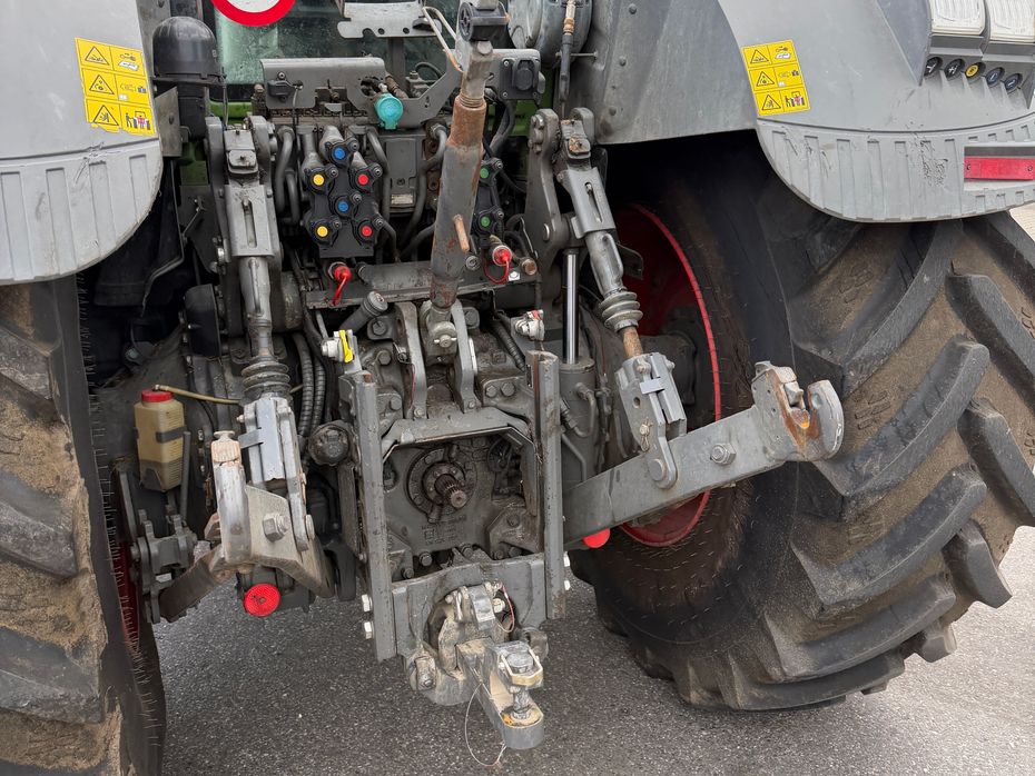 Fendt 828 Vario S4 Profi Plus MED NÆSTEN NYE DÆK OG FRONT PTO! - Traktorer - Traktorer 4 wd - 14