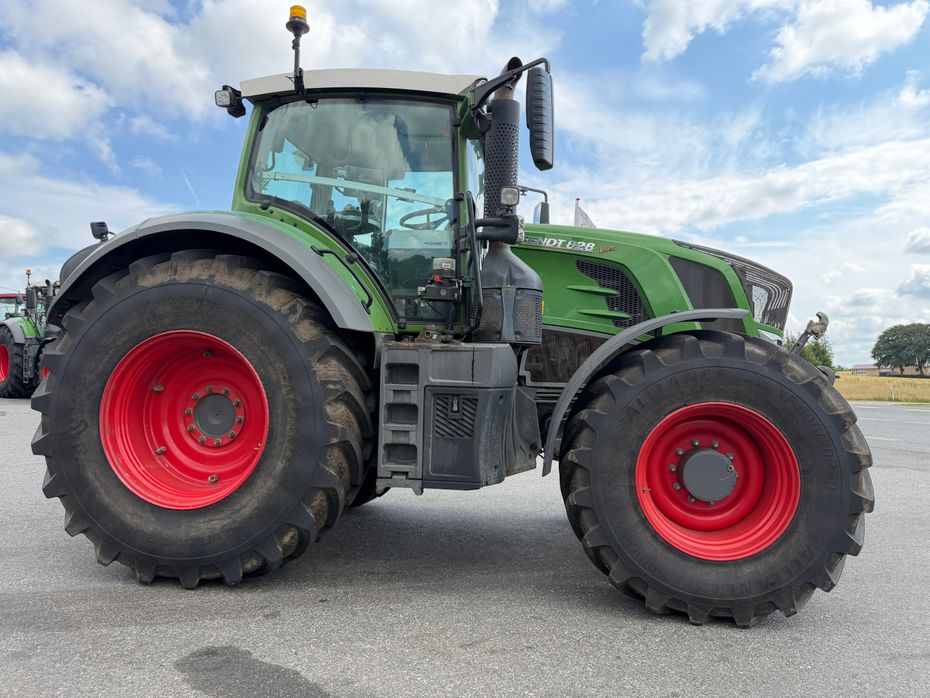 Fendt 828 Vario S4 Profi Plus MED NÆSTEN NYE DÆK OG FRONT PTO! - Traktorer - Traktorer 4 wd - 9