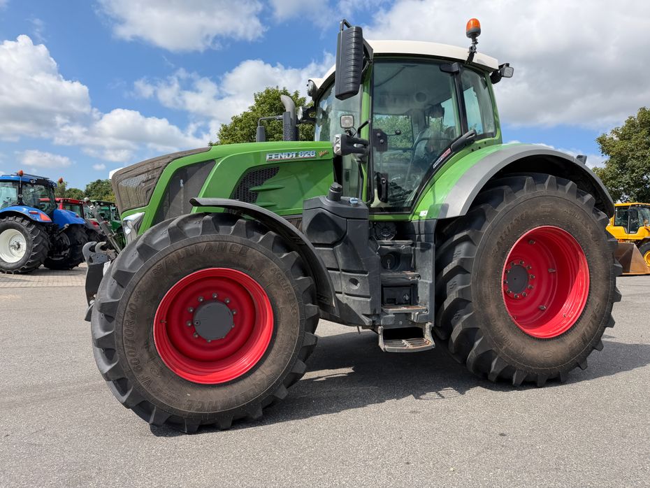 Fendt 828 Vario S4 Profi Plus MED NÆSTEN NYE DÆK OG FRONT PTO! - Traktorer - Traktorer 4 wd - 2