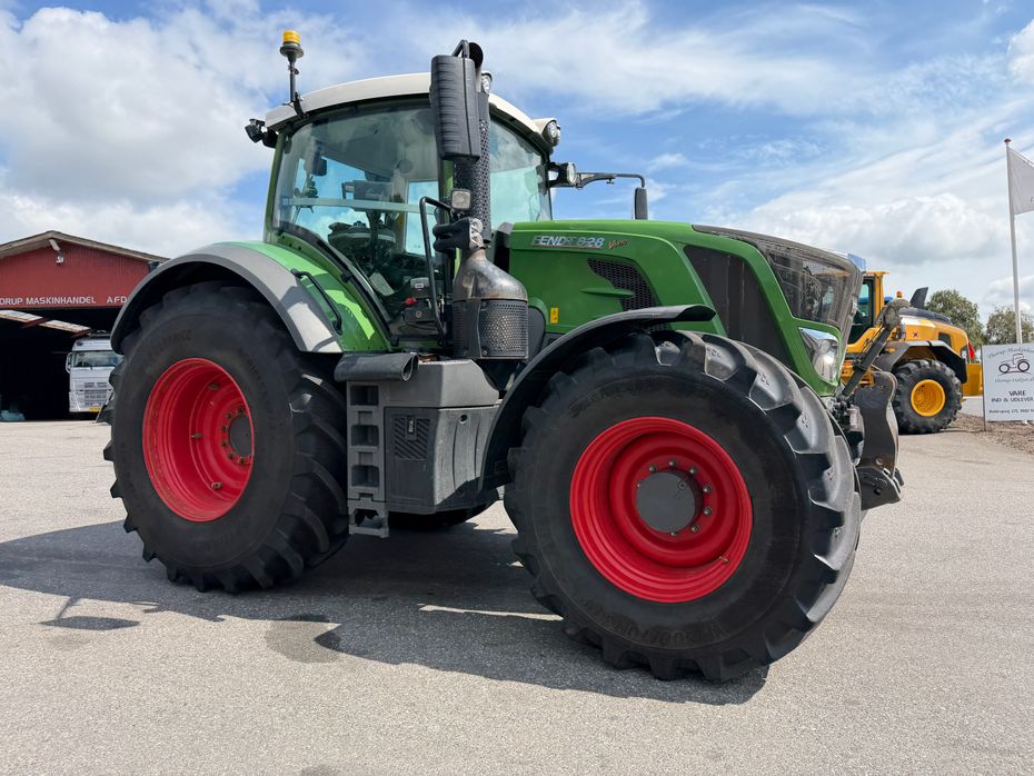 Fendt 828 Vario S4 Profi Plus MED NÆSTEN NYE DÆK! - Traktorer - Traktorer 4 wd - 7