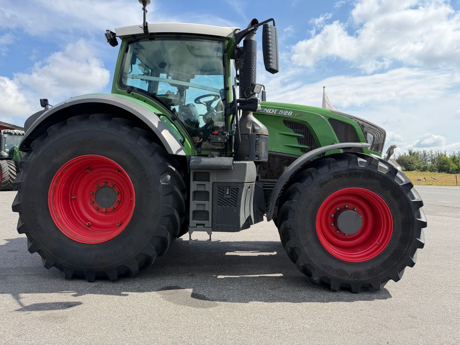 Fendt 828 Vario S4 Profi Plus MED NÆSTEN NYE DÆK! - Traktorer - Traktorer 4 wd - 8