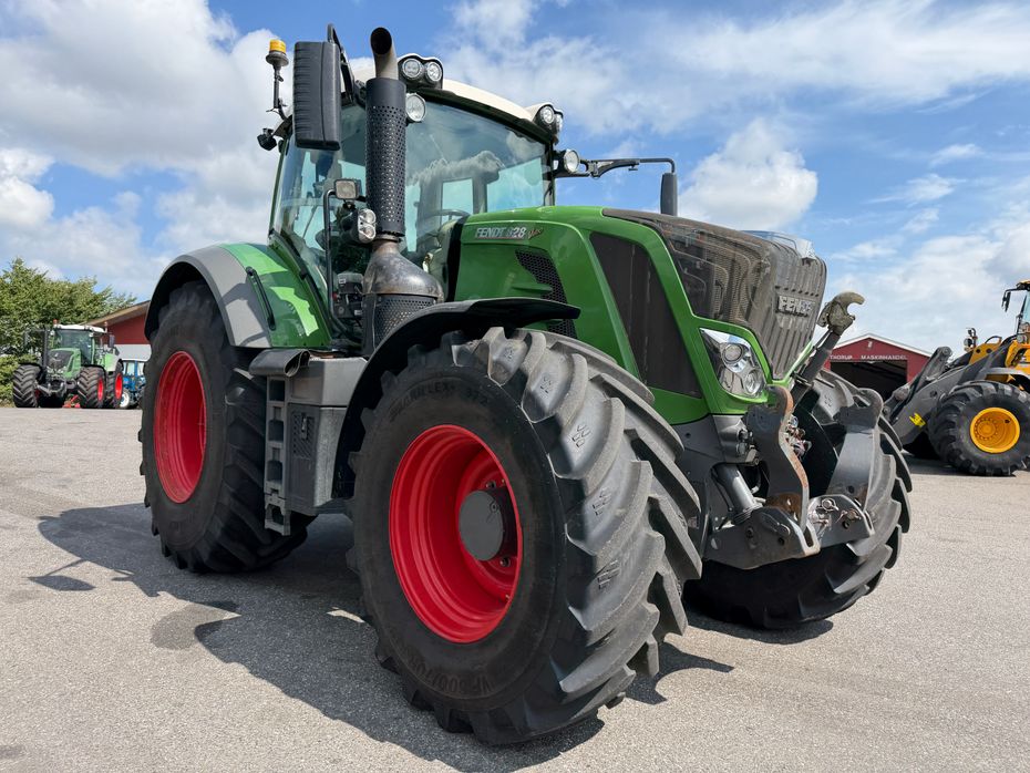 Fendt 828 Vario S4 Profi Plus MED NÆSTEN NYE DÆK! - Traktorer - Traktorer 4 wd - 6