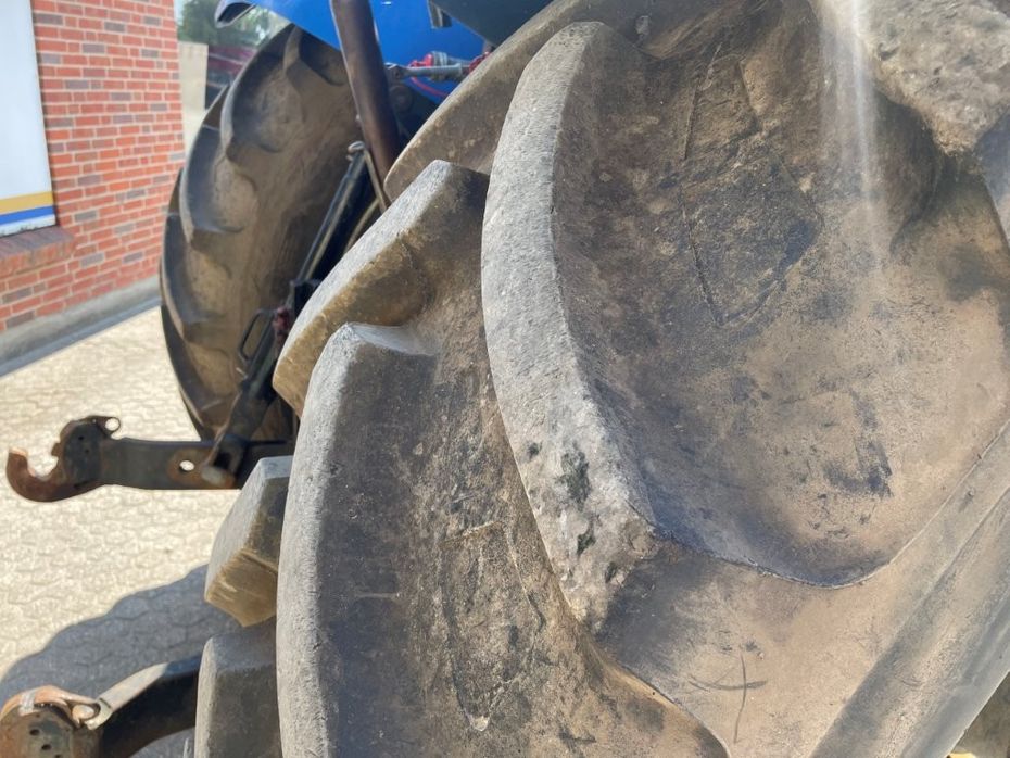 New Holland T7.235 AC Med Ålø Q78 læsser - Traktorer - Traktorer 4 wd - 9